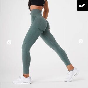 NVGTN Seamless Contour Leggings NWT